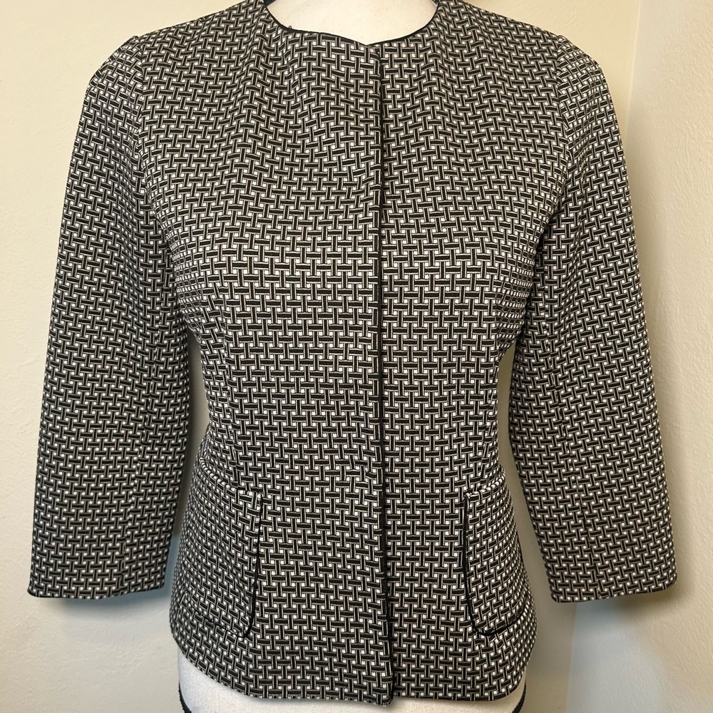 Ann Taylor black geometric print blazer